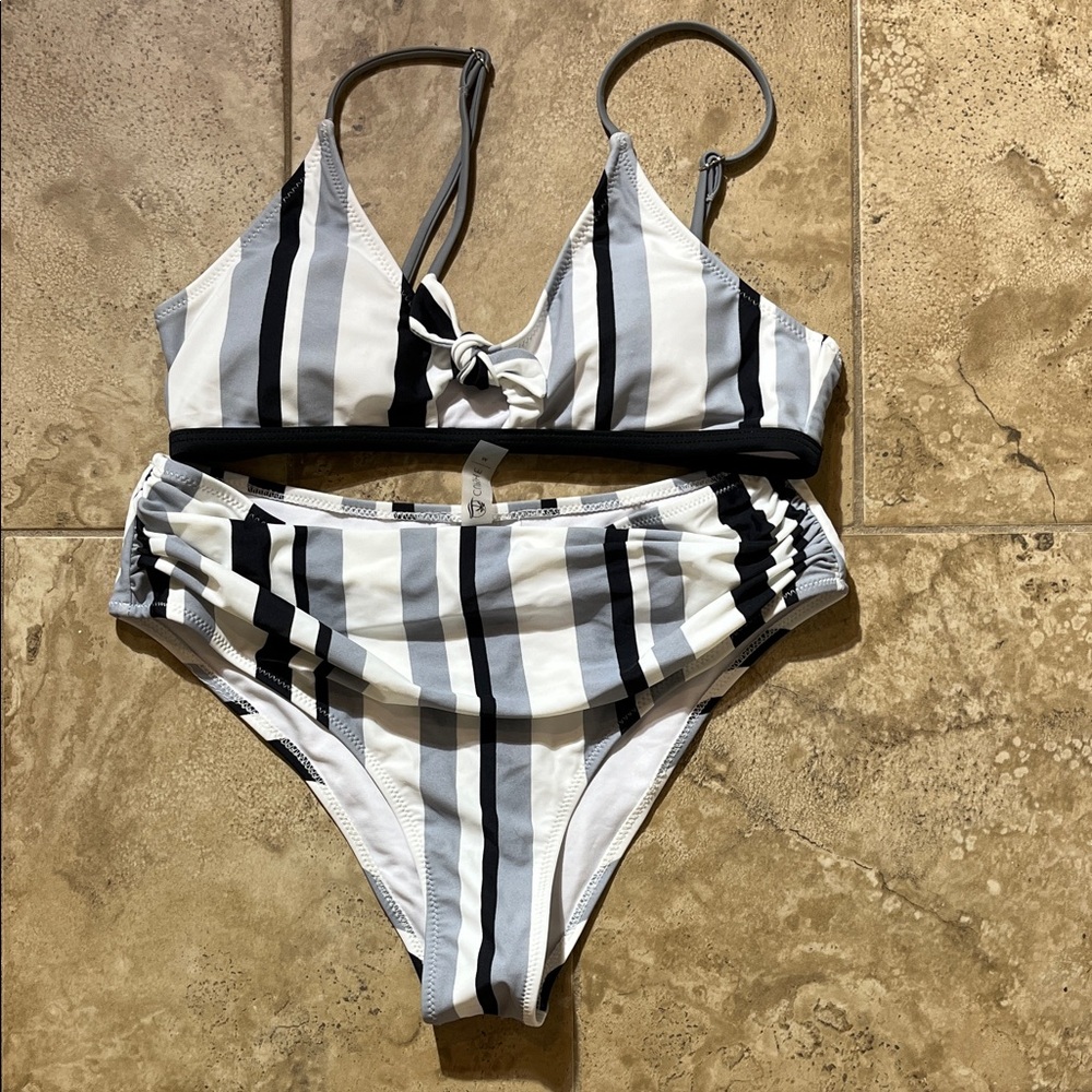 Cupshe Monochrome Striped Bikini